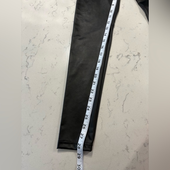 Offline By Aerie Real Luxe Faux Leather Leggings Size Small NWT - Picture 8 of 9